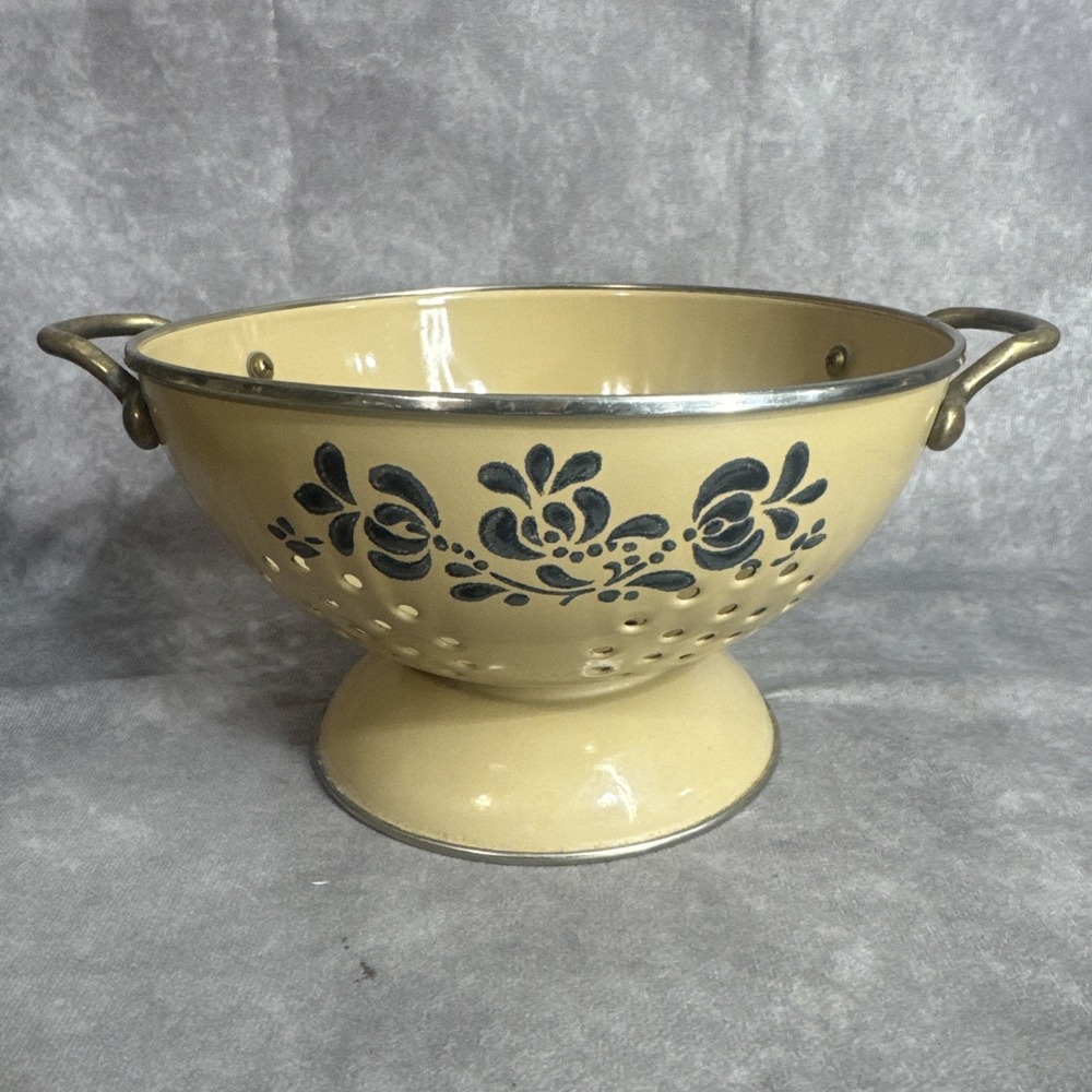 1980s Pfaltzgraff Folk Art Metal Colander Food Strainer Footed Tan Blue Floral